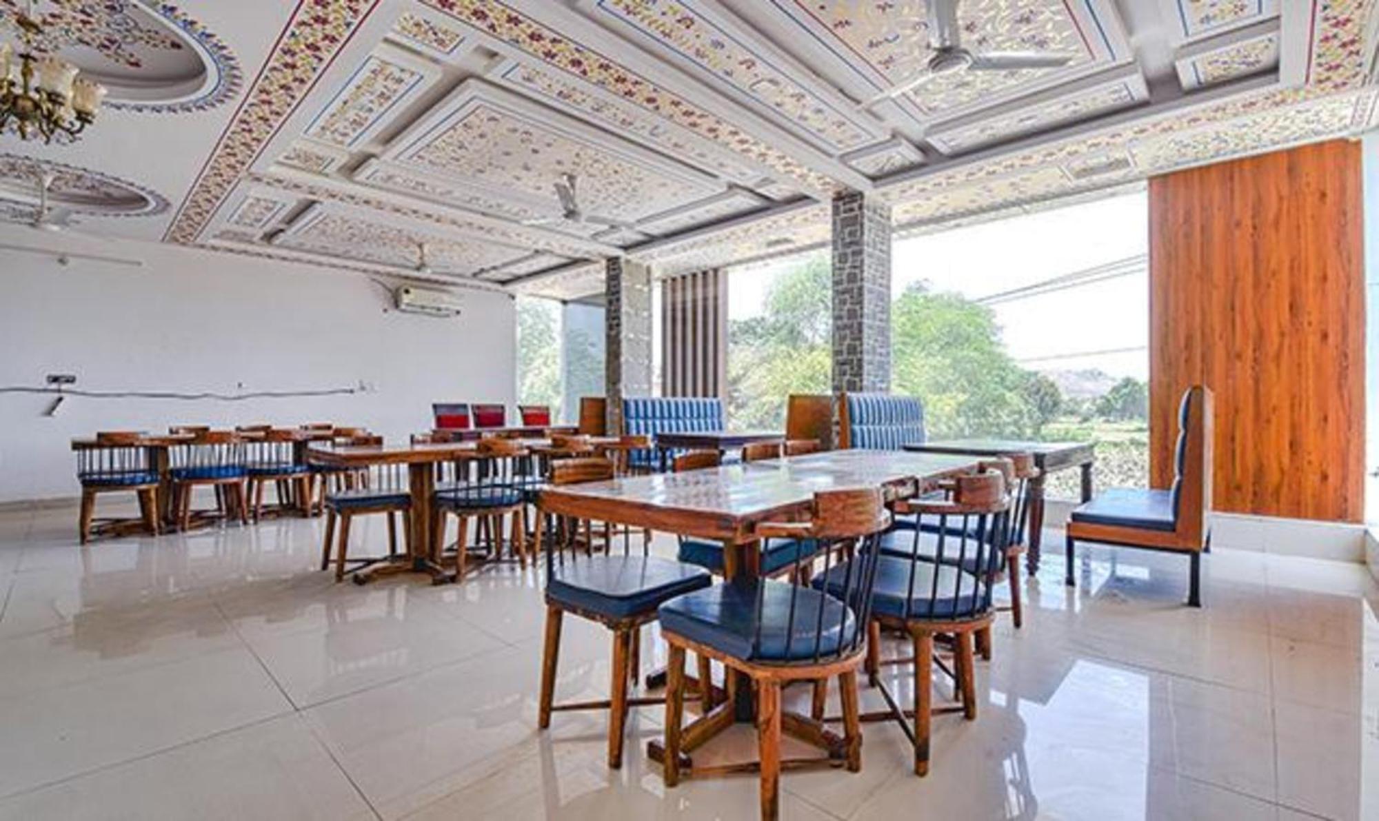 Fabhotel Ranbanka Udaipur Bagian luar foto